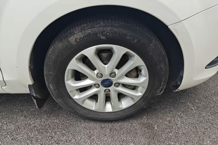 Used Ford Focus 2013 Hatchback Classic 1.8L Automatic Base Model
