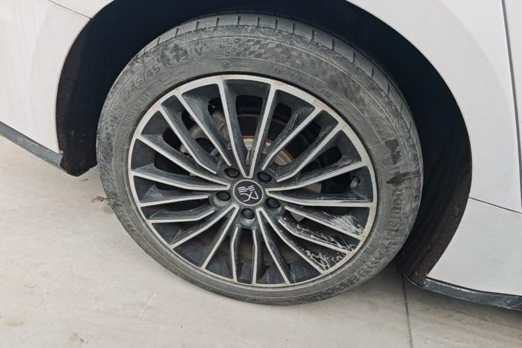 Used BYD Han 2021 EV Standard Range Luxury Model Right Rear Wheel Hub