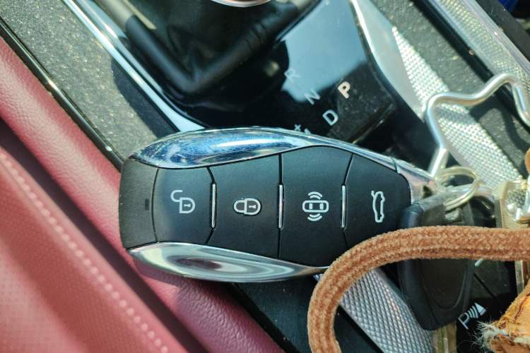 Used Hongqi H5 2023 2.0T Automatic Smart Connect Flagship Edition