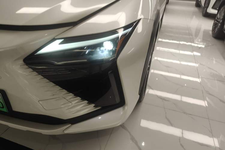 Used Lexus RZ 2023 450e All-Wheel-Drive Long-Range Version Left Front Headlight