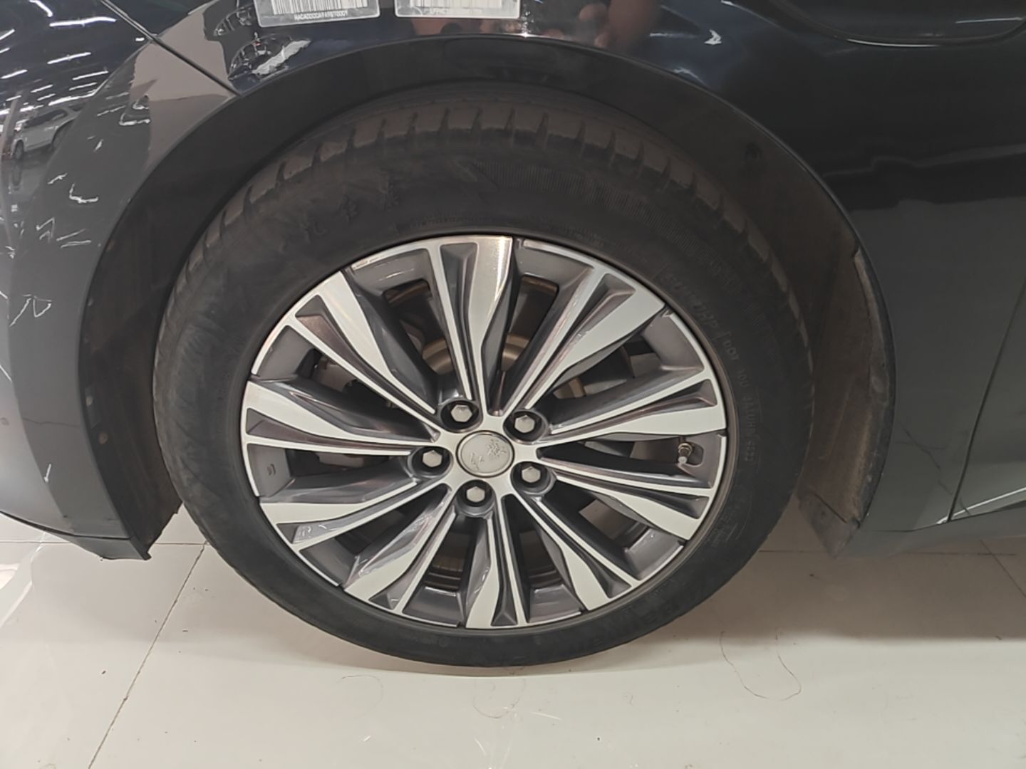 Hongqi E-QM5 2022 431 km Charge & Enjoy Edition — снимка 10
