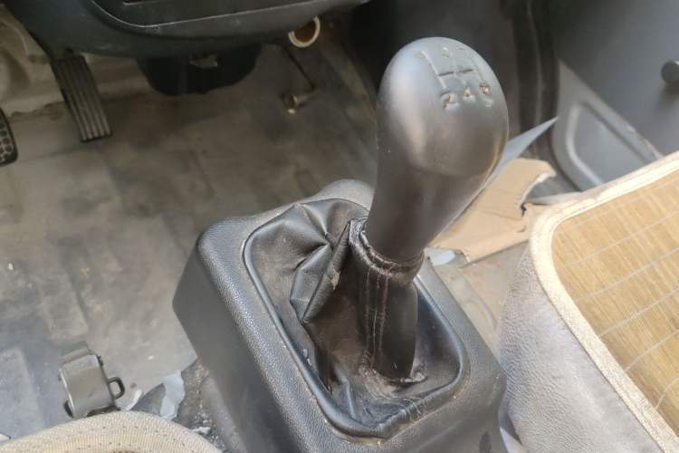 Used Wuling Zhiguang 2015 1.2L Practical LS-I Model Gear Lever