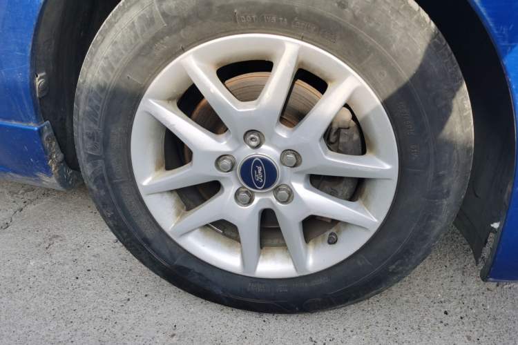 Used Ford Focus 2012 Hatchback Classic 1.8L Manual Fashion Edition