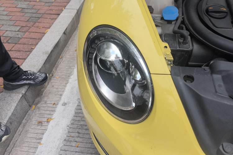 Used Volkswagen Beetle 2013 1.4TSI Fashion Edition Right Front Headlight