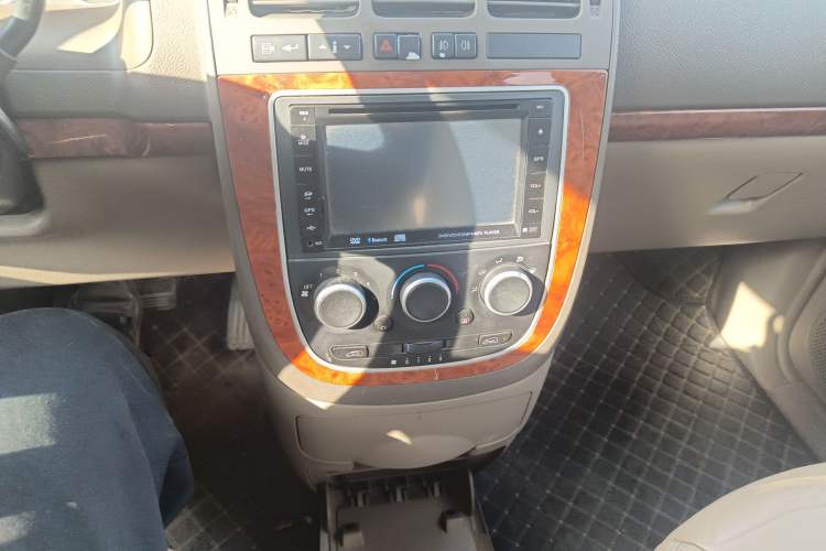 Used Buick GL8 2012 2.4L BASE Comfort Edition
