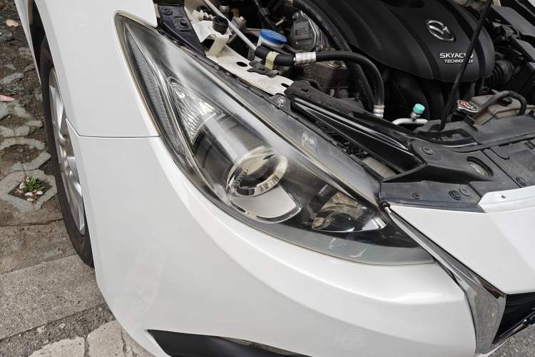 Used Mazda 3 Axela 2016 Sedan 1.5L Automatic Comfort Model