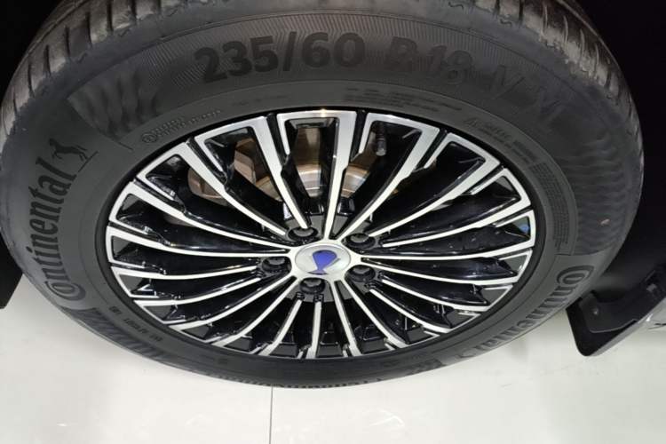 Used Denza D9 2024 DM-i 980 Four-Wheel Drive Prestige Model
