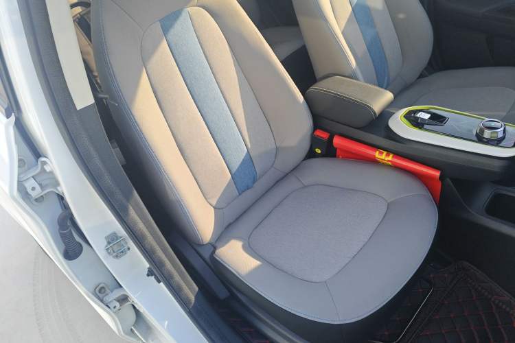 Used CHANGAN OSHAN Benni E-Star 2022 Qingxin Edition Colorful Model Lithium Iron Phosphate Right Front Seat