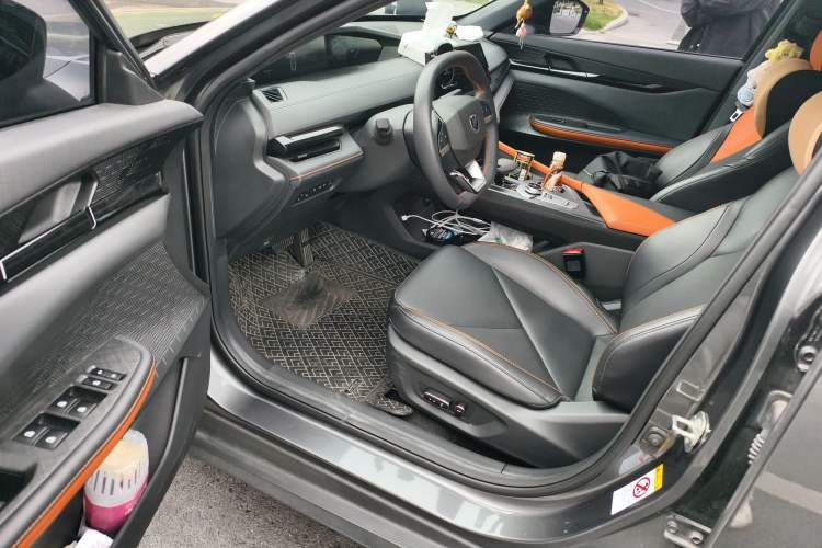 Used Changan UNI-V iDD 2023 Zhidian iDD 1.5T 113km Smart & Fun Version (Rapid Edition)