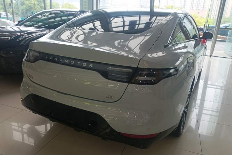 Used Leapmotor C01 2023 Range-Extended 216 Comfort Edition Rear Right 45 Deg