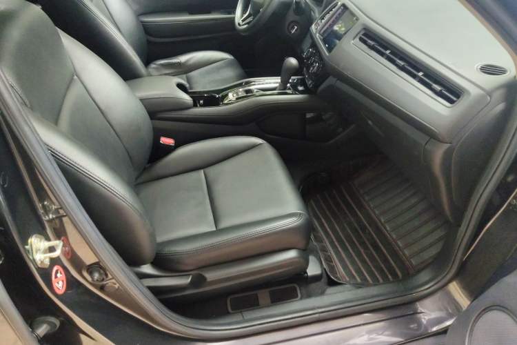 Used Honda Vezel 2020 1.5L CVT Elite Edition Right Front Seat