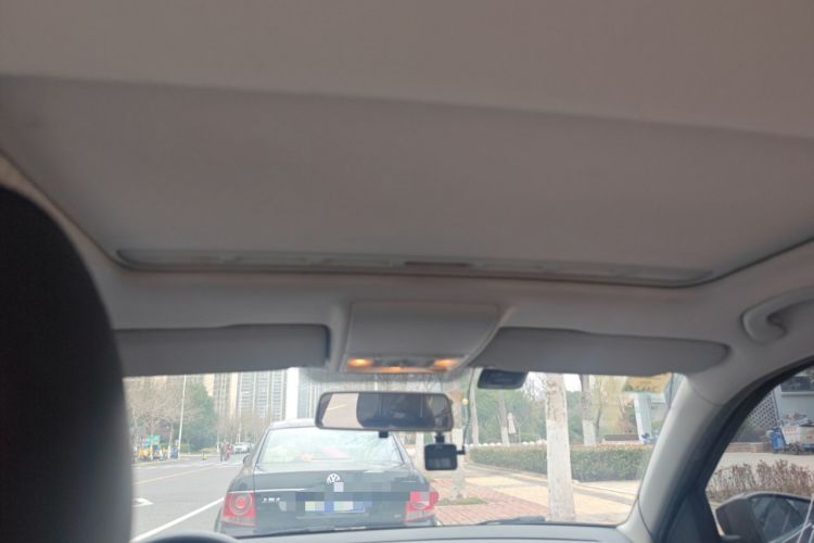 Used Volkswagen Lavida 2013 1.6L Automatic Comfort Edition
