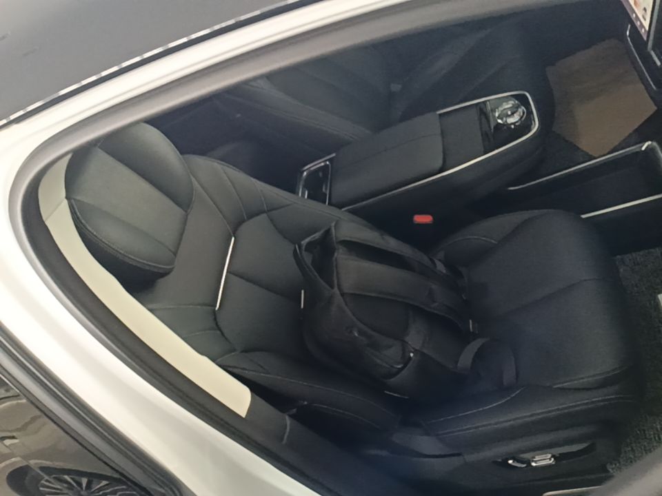 Geely Galaxy LEVC L380 2025 570 km Excellence Edition — снимка 19