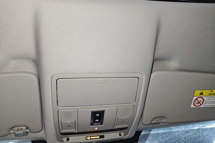 Used Land Rover Discovery Sport 2018 240 PS SE Version