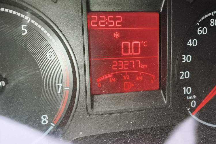 Used Jetta VA3 2021 1.5L Manual Entry-Level Version Odometer Close Up