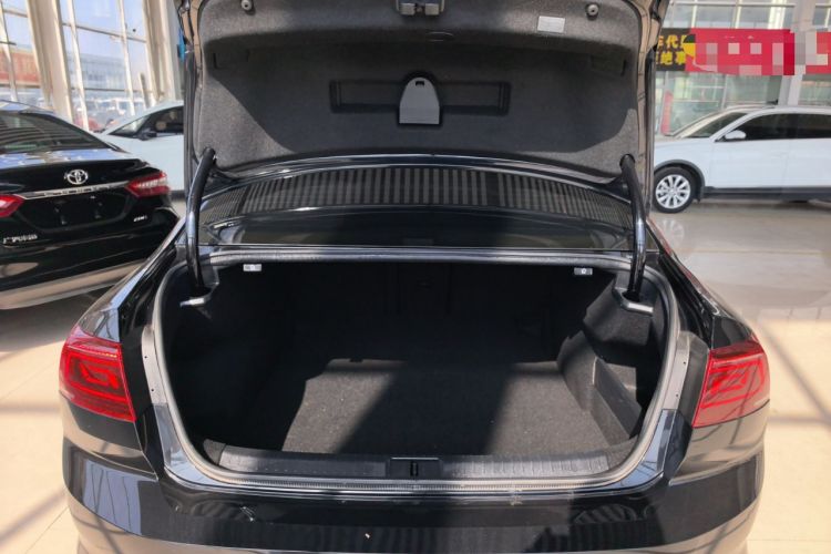 Used Volkswagen Magotan 2023 2 Million Units Limited Edition 330TSI DSG Leading Version
