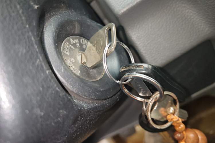 Used Nissan NV200 2011 1.6L 232 Seats Zunya Trim
