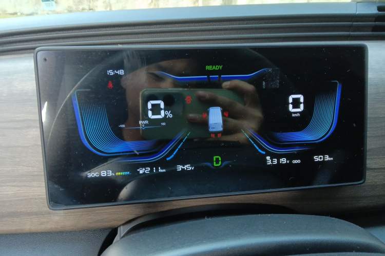 Used Ruichi EC75 2025 Model Passenger Vehicle Smart Driving Edition Pioneer I 41.5 kWh
