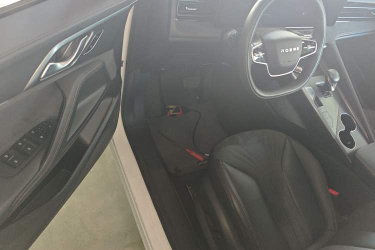 Used Roewe D5X DMH 2024 135 Tech Edition