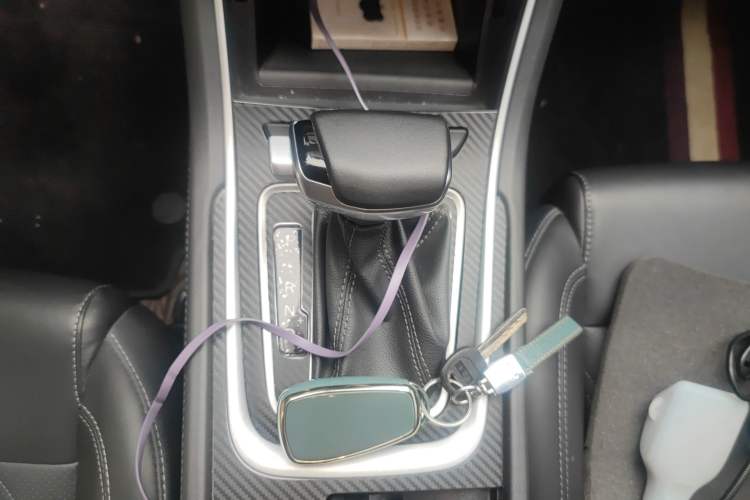 Used CHANGAN Ruicheng CC 2022 Blue Whale Edition 1.5T DCT Luxury Model Gear Lever