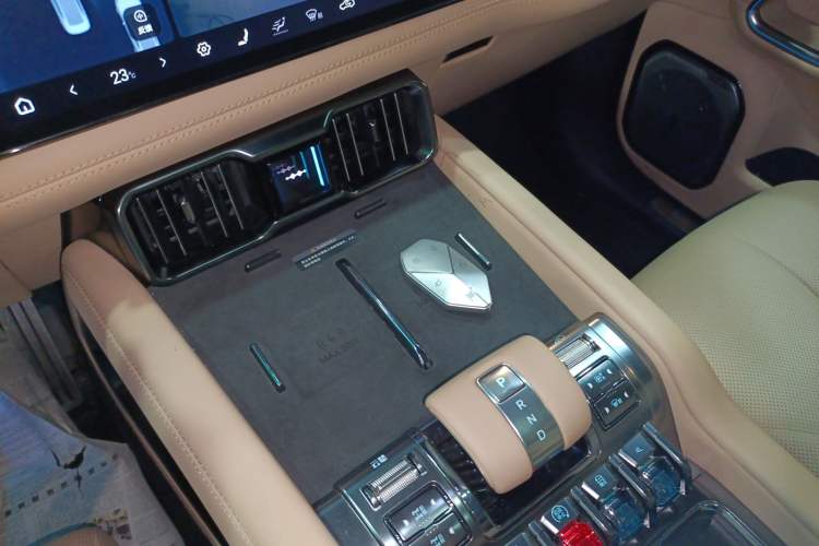 Used Formula Leopard 8 2025 Smart & Brave Flagship Edition 7 Seats Vehicle Key