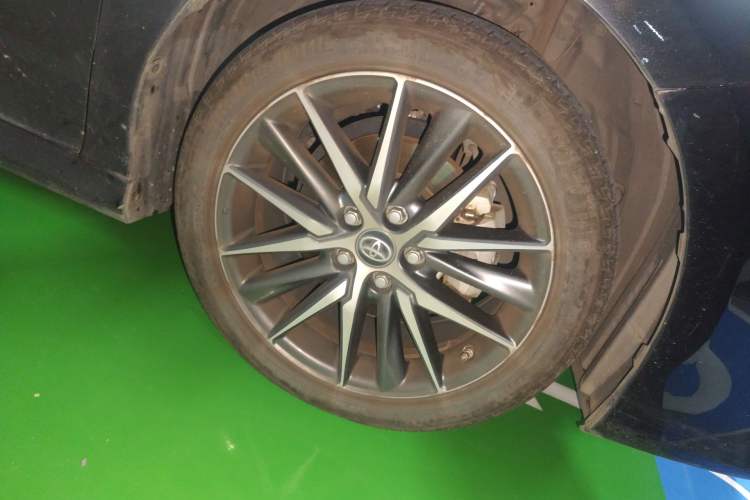 Used Toyota Camry 2021 2.5G Luxury Edition Right Front Wheel Hub