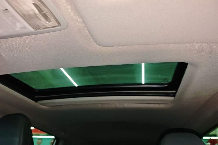 Used Honda Jade 2016 1.8L CVT Luxury Edition 5-seater
