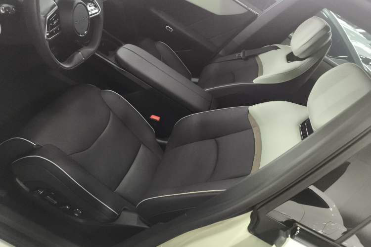 Used Mazda EZ-60 2025 Model Range-Extended 200 Max
