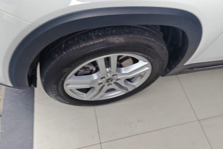 Used Mercedes-Benz GLB 2023 GLB 220 Sport Edition Left Front Wheel Hub