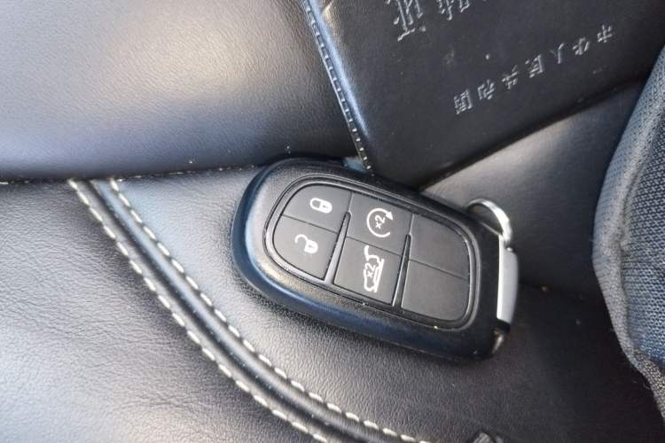 Used Jeep Cherokee 2014 2.4L Luxury Edition