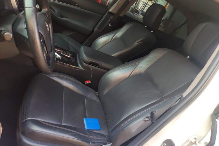 Used Toyota Crown 2015 2.0T Fashion Edition
