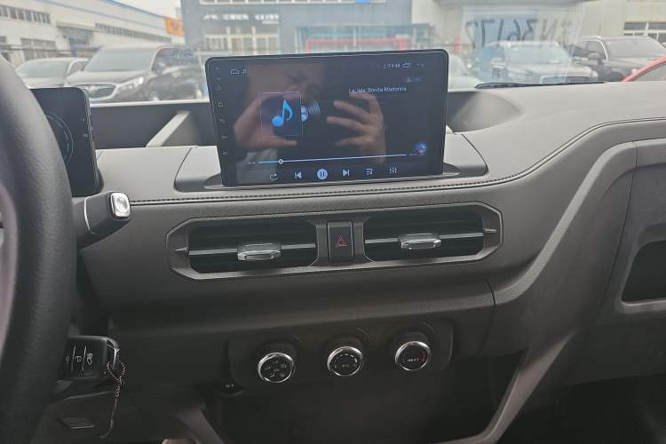 Used JMC E Fushun 2025 Model, Blind Window Version, 41.86 kWh, Short Axle, Low-roof, 3.0 tons