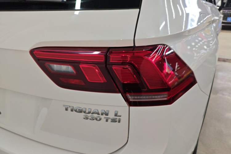 Used Volkswagen Tiguan L 2017 330TSI Automatic Two-Wheel Drive Luxury Edition
