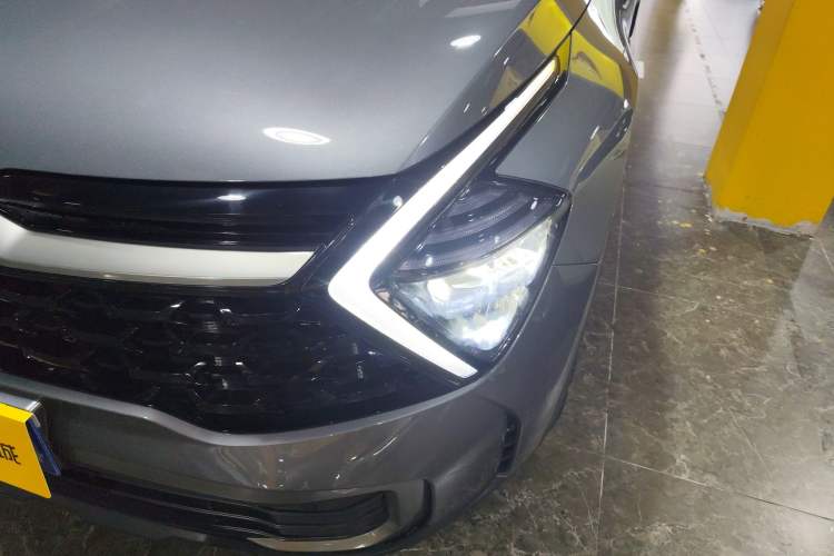 Used Kia Sportage (Chinese Domestic Model) 2025 1.5T Two-Wheel Drive Prestige Edition
