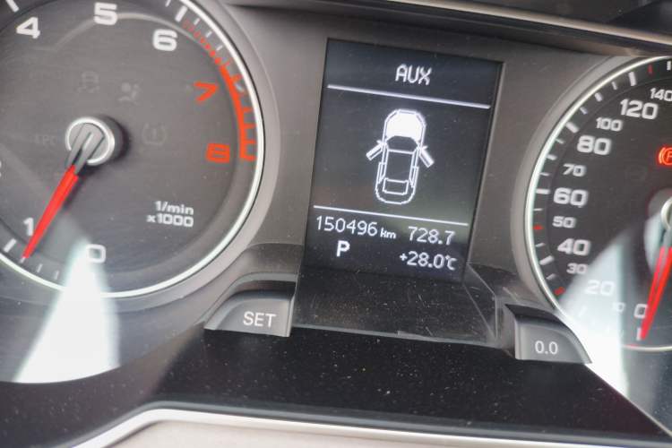 Used Audi A4L 2016 35 TFSI Collection Edition S line Comfort Model Odometer Close Up