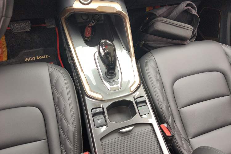 Used Haval H6 2020 1.5 GDIT Automatic Platinum Champion Edition Gear Lever