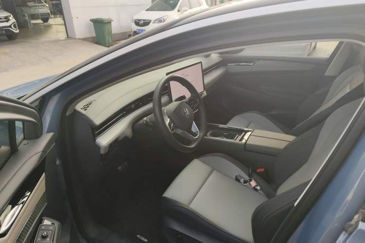 Used Volkswagen ID.7 VIZZION 2024 AIR model
