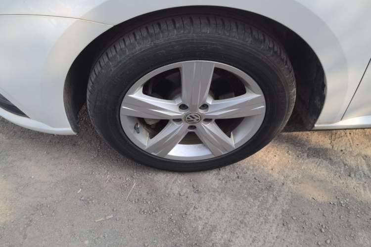 Used Volkswagen Lavida 2017 1.6L Manual Fashion Edition
