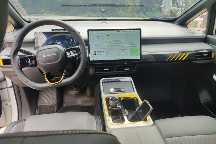 Used AION Y 2021 70 Enjoyment Tech Edition Center Console