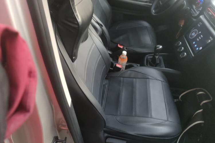 Used Dongfeng Fengon 380 2022 1.5L Comfort-Class Passenger Vehicle (Steel Spring) with 7 Seats