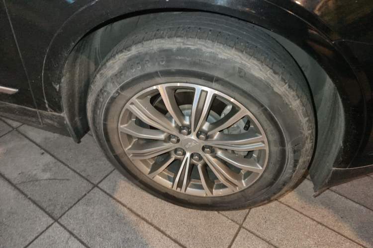 Used Cadillac XT5 2017 Anniversary Edition 25T Luxury Model