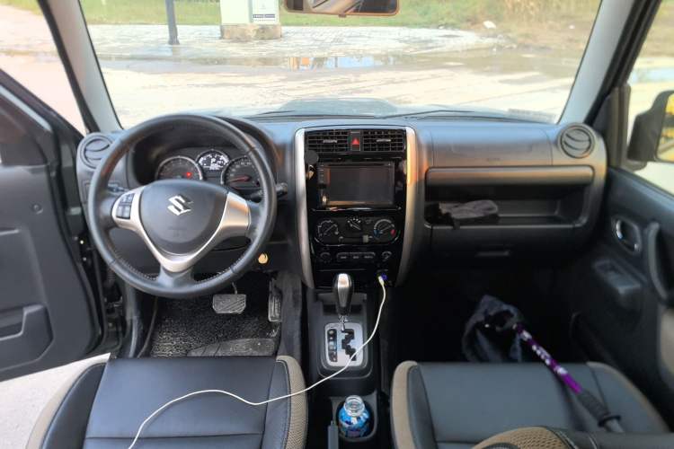 Used Suzuki Jimny 2015 1.3 AT Mode3 Navigation Edition
