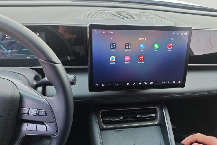 Used BYD Qin L 2025 DM-i Smart Drive 120KM Superior Model
