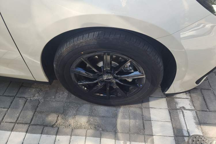 Used BYD Seal 06 New Energy 2024 DM-i 120KM Luxury Model Right Front Wheel Hub
