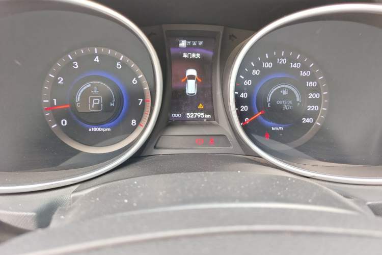 Used Hyundai Santa Fe 2013 2.4L Automatic Two-Wheel Drive Smart Version