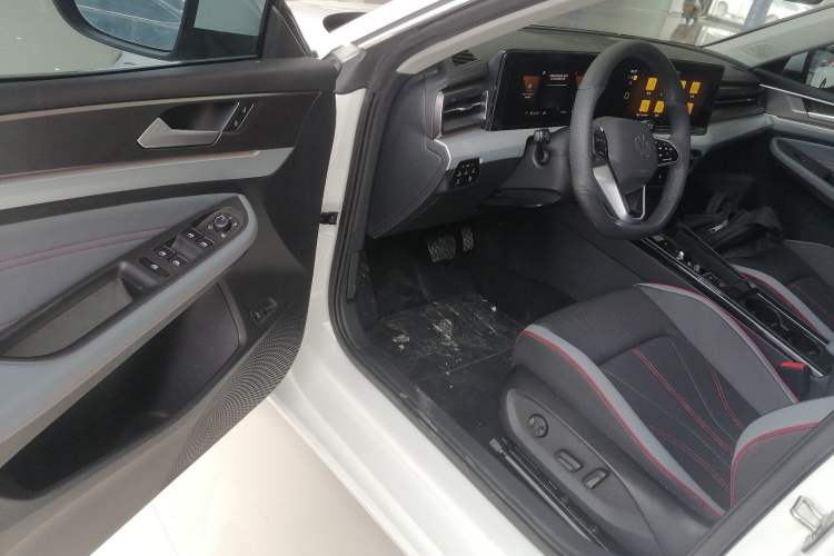 Used Volkswagen Lamando 2024 Lavida L 280TSI DSG Cool & Spicy Edition