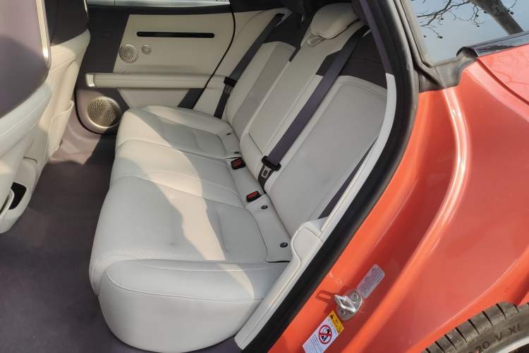 Used Avatr 06 2025 Pro Range-Extended Edition Left Rear Seat