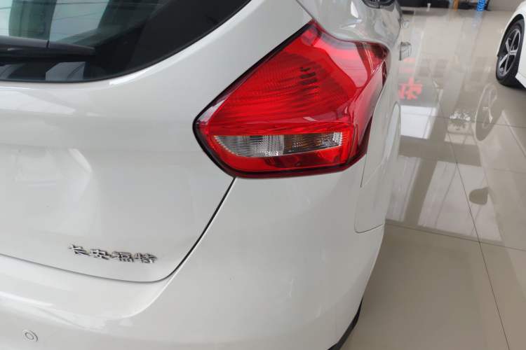 Used Ford Focus 2018 Hatchback Classic 1.6L Automatic Trendy SmartDrive Edition