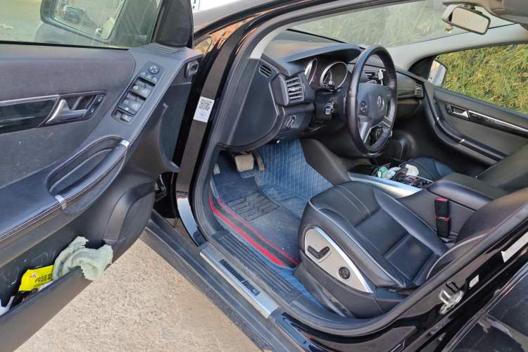 Used Mercedes-Benz R-Class 2014 R 320 4MATIC Luxury Model