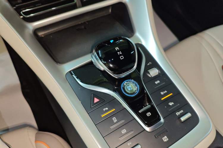 Used BYD Song Pro New Energy 2024 HONOR Edition DM-i 71KM Navigation Model